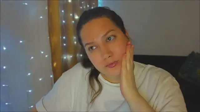 Snapshot of _madalexa_ chatting on September 2025 10:43:02 PM madalexa online show from September 2025 10:43:02 PM