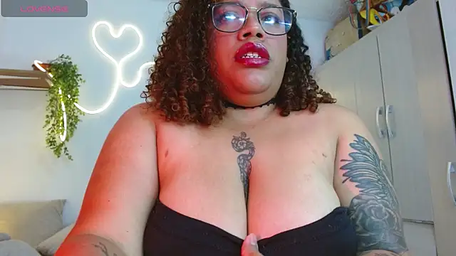 Snapshot of Dirty_sara17 chatting on June 2026 04:33:01 PM Dirty sara17 online show from June 2026 04:33:01 PM