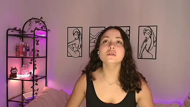 Megan Rodrigo online show from October 2025 07:11:01 PM