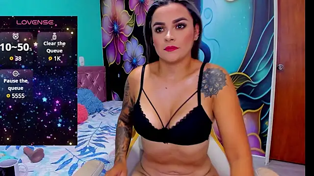 Snapshot of mia_bigtits17 chatting on December 2024 03:59:02 PM mia bigtits17 online show from December 2024 03:59:02 PM