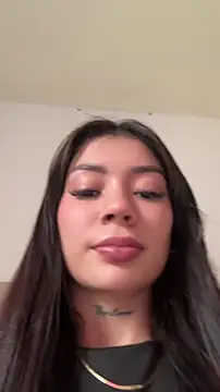 Snapshot of Roxanne_08 chatting on May 2026 03:41:01 PM Roxanne 08 online show from May 2026 03:41:01 PM