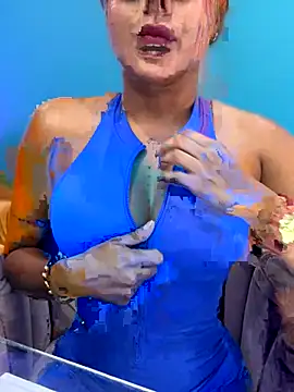 Amber Martins  online show from October 2025 06:30:02 PM