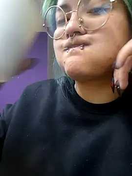 lucky-leah online show from April 2026 03:28:01 AM