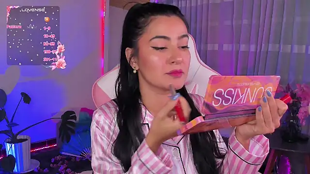 Snapshot of Violetta_kim1 chatting on May 2026 09:09:02 PM Violetta kim1 online show from May 2026 09:09:02 PM