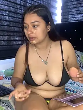 Snapshot of Kittyy_Hott_ chatting on February 2025 02:59:02 PM Kittyy Hott online show from February 2025 02:59:02 PM