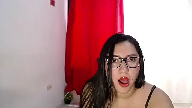 Snapshot of LuciaTomson chatting on July 2026 07:13:01 PM LuciaTomson online show from July 2026 07:13:01 PM