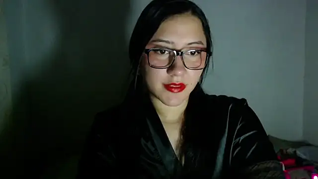 Snapshot of LuciaTomson chatting on July 2026 04:06:02 AM LuciaTomson online show from July 2026 04:06:02 AM