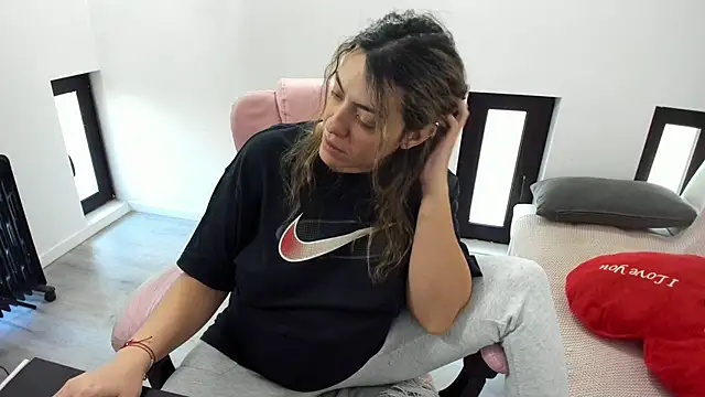 Dyana Kaylinn online show from April 2026 04:41:01 AM