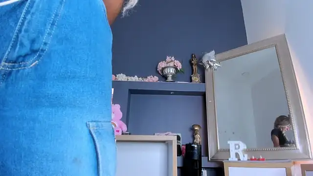 rosemonrooe online show from December 2024 03:35:01 PM