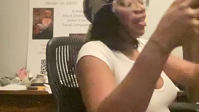 MommyConfident online show from June 2026 05:39:01 AM