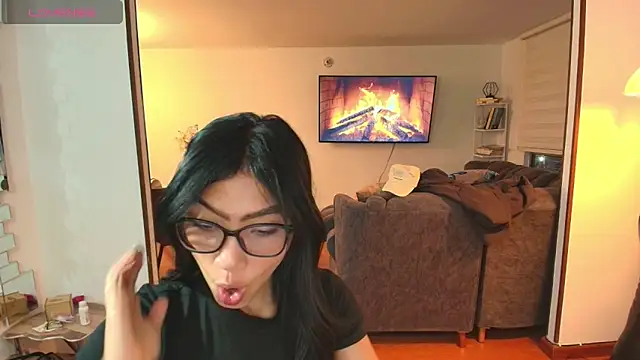 samy jonnes  online show from April 2026 11:18:01 PM