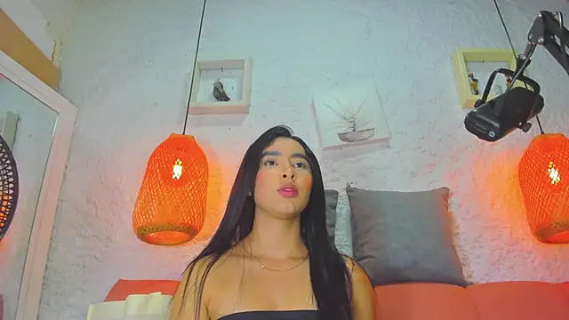 emiily s online show from October 2025 12:02:02 PM