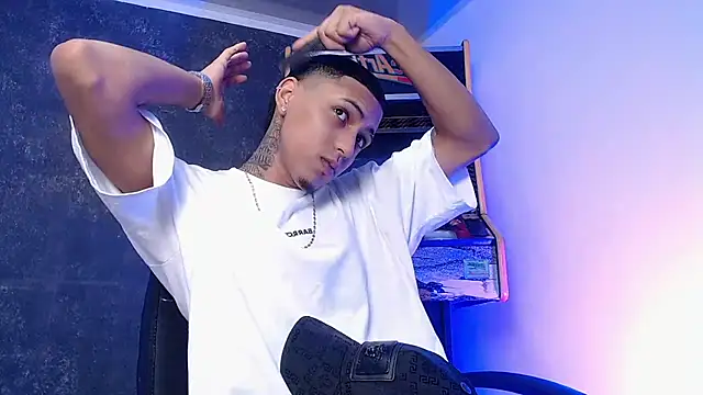 Liam lee online show from March 2025 01:18:01 PM