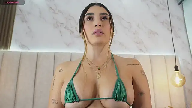 Annyy Rosse online show from December 2025 05:57:01 AM