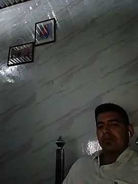 Snapshot of latino17 chatting on March 2026 07:26:02 AM latino17 online show from March 2026 07:26:02 AM