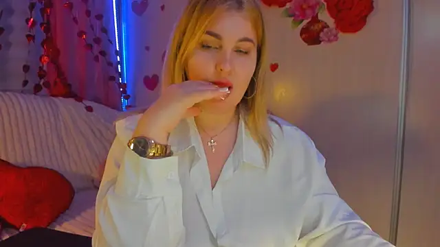 Snapshot of CoraSwon chatting on February 2025 09:32:02 PM CoraSwon online show from February 2025 09:32:02 PM