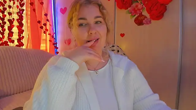 Snapshot of CoraSwon chatting on February 2025 07:11:01 AM CoraSwon online show from February 2025 07:11:01 AM