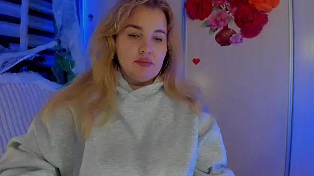 Snapshot of CoraSwon chatting on November 2025 10:23:01 PM CoraSwon online show from November 2025 10:23:01 PM