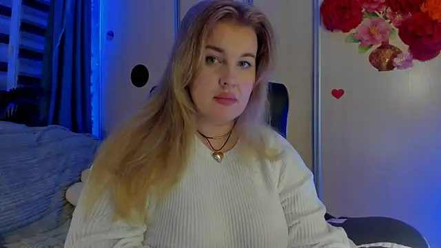 Snapshot of CoraSwon chatting on November 2025 10:08:02 PM CoraSwon online show from November 2025 10:08:02 PM