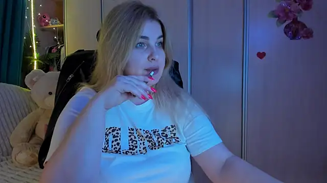 CoraSwon online show from March 2026 05:20:01 PM