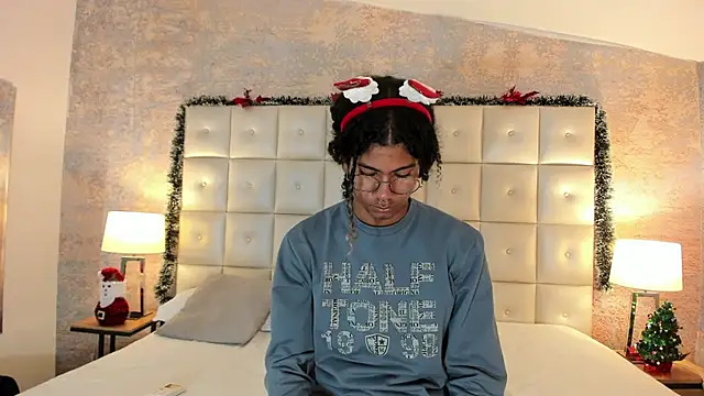 Maxim-Walker online show from December 2025 03:13:02 AM