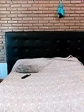 Snapshot of littlebrunett chatting on September 2025 11:15:01 AM littlebrunett online show from September 2025 11:15:01 AM