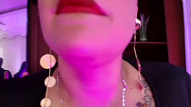 Snapshot of GianellaCox_ chatting on March 2025 07:58:02 PM GianellaCox online show from March 2025 07:58:02 PM