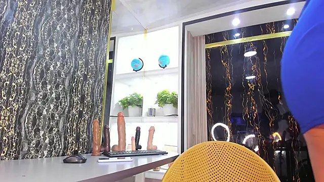 AmberNix online show from February 2025 01:44:01 PM