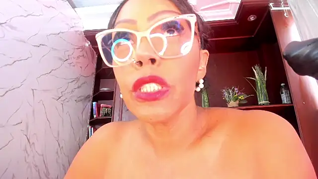 AmberNix online show from March 2025 08:00:02 PM