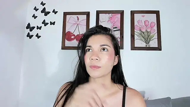 Emiily Parkerr online show from April 2026 11:07:02 PM