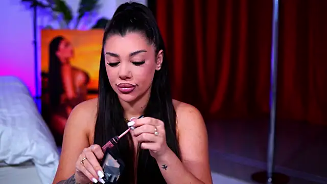 Snapshot of NatyDesiree chatting on November 2025 10:03:02 AM NatyDesiree online show from November 2025 10:03:02 AM