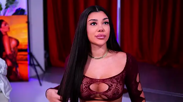 Snapshot of NatyDesiree chatting on December 2025 04:40:02 AM NatyDesiree online show from December 2025 04:40:02 AM