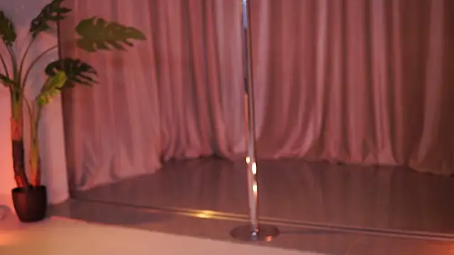 NatyDesiree online show from March 2026 07:14:02 PM