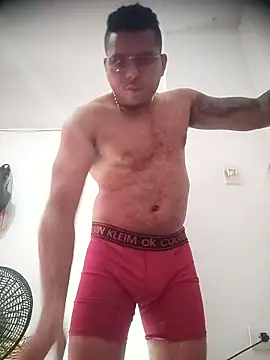 SaucyAffair0 online show from April 2026 01:38:01 PM