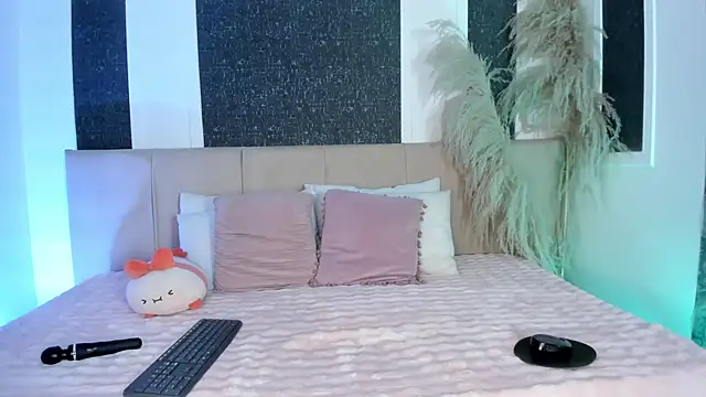 Alaia Manson online show from February 2026 07:52:02 PM