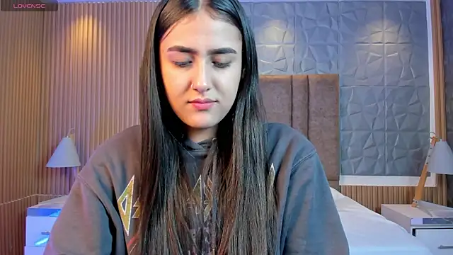 paulina sweett  online show from December 2025 11:50:01 AM