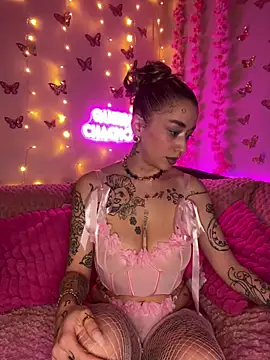 Chachou000 online show from March 2025 06:25:01 PM