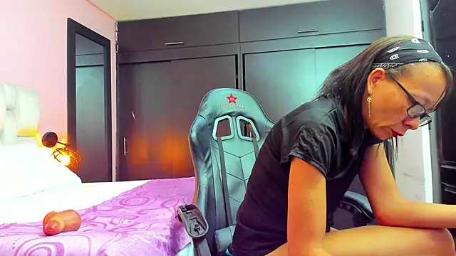 daniela xue online show from February 2025 02:08:02 AM