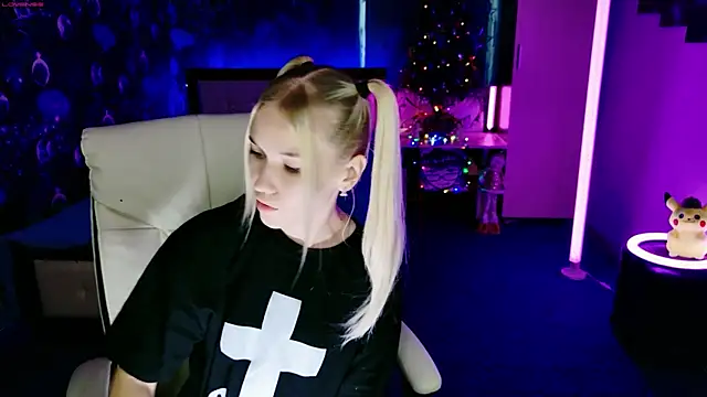 ShhhO O online show from December 2025 09:16:02 AM