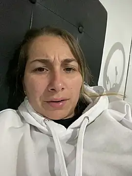 Iris love18 online show from February 2025 02:31:01 AM