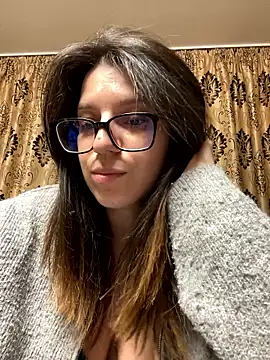 NadiraNoor online show from April 2026 07:06:02 PM