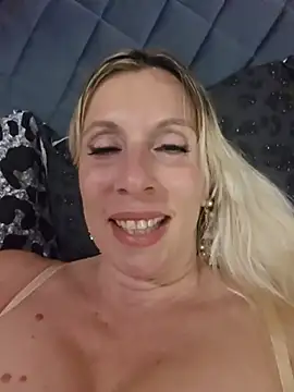 Snapshot of Ina_HotX chatting on May 2026 04:24:02 PM Ina HotX online show from May 2026 04:24:02 PM