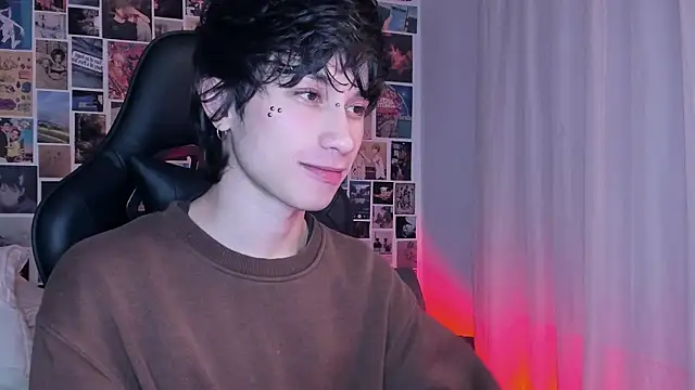 Snapshot of liamelf chatting on February 2025 06:02:01 AM liamelf online show from February 2025 06:02:01 AM