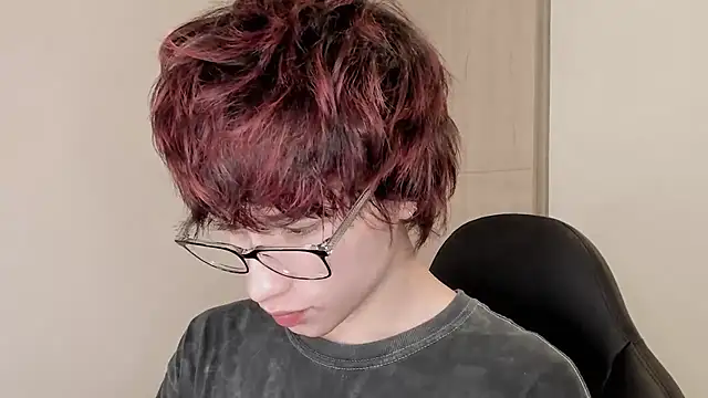 Snapshot of liamelf chatting on February 2026 05:23:01 AM liamelf online show from February 2026 05:23:01 AM