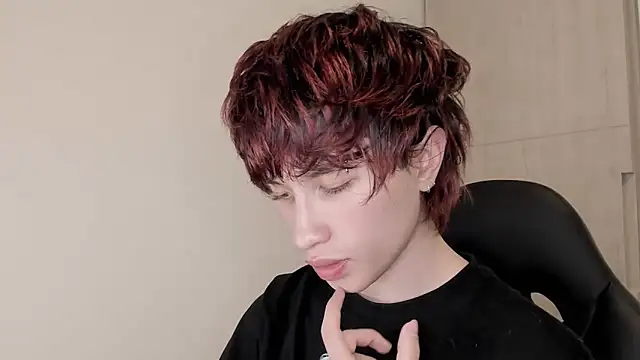 Snapshot of liamelf chatting on February 2026 01:56:02 AM liamelf online show from February 2026 01:56:02 AM