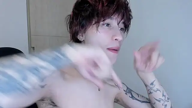 Snapshot of liamelf chatting on February 2026 04:53:01 AM liamelf online show from February 2026 04:53:01 AM