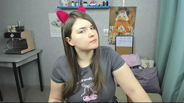 LineraPitts online show from October 2025 12:57:02 PM