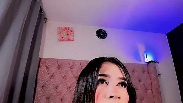 Snapshot of kimMaddiee chatting on May 2026 05:04:02 AM kimMaddiee online show from May 2026 05:04:02 AM