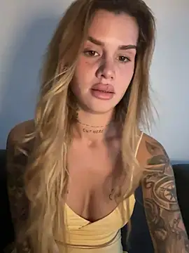 EmiliaCatalina online show from January 2026 10:03:02 PM