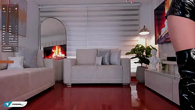 Snapshot of missmegann chatting on March 2025 12:00:01 PM missmegann online show from March 2025 12:00:01 PM